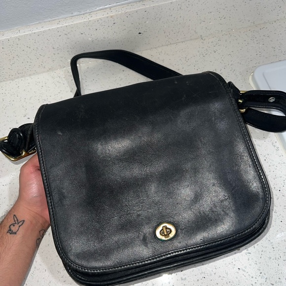 Coach Handbags - Vintage Leather Coach Crossbody Bag